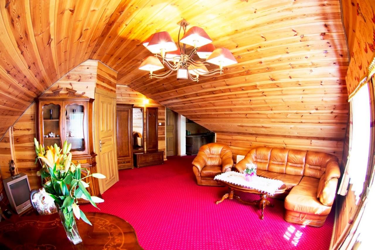 Отель Hotel Dworek Wapionka Гужно-31